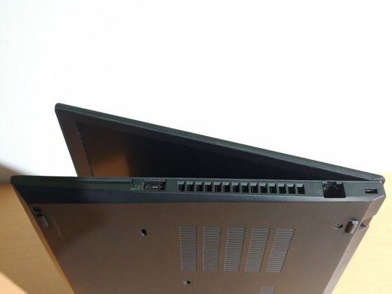 Ультрабук Б-класс Lenovo ThinkPad T14 Gen1 / 14" (1920x1080) IPS Touch / AMD Ryzen 5 Pro 4650U (6 (12) ядра по 2.1 - 4.0 GHz) / 16 GB DDR4 / 120 GB SSD / AMD Radeon RX Vega 6 / WebCam б/у | Зображення 5