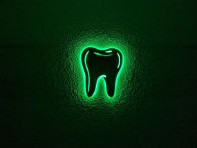 Панно декоративне картина на стіну Зуб LED 16 кольорів пульт 300х250 acr-p000126