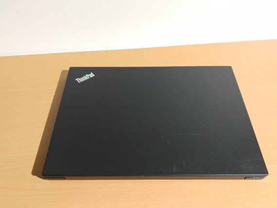 Ультрабук Б-класс Lenovo ThinkPad E485 / 14" (1366x768) TN / AMD Ryzen 7-2700U (4 (8) ядра по 2.8 - 3.8 GHz) / 8 GB DDR4 / 120 GB SSD / AMD Radeon Vega 8 Graphics / WebCam б/у | Зображення 5