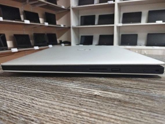 Ноутбук Dell Precision 5530  15.6” IPS/i7-8850H+16GB+ SSD | Зображення 2