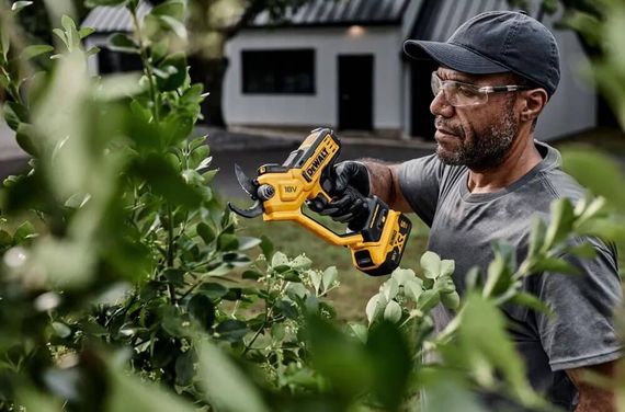 Ножницы садовые - секатор аккумуляторный Диаметр реза 32 мм DeWALT DCMPP568N | Зображення 5