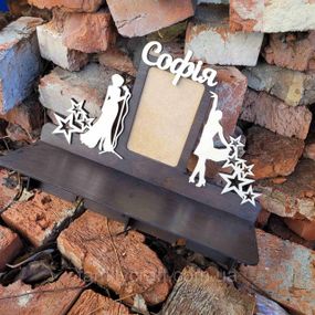 Медальниця з фоторамкою і полицею для кубків  Дерев'яний тримач для медалей Органайзер для нагород спів танці