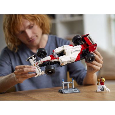 Конструктор LEGO Icons McLaren MP4/4 и Айртон Сенна (10330) | Зображення 5