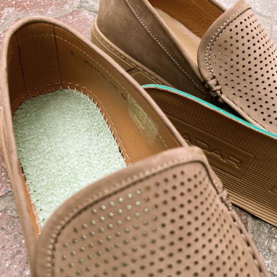 Бежеві чоловічі мокасини з перфорацією 40 41 42 44 розмір | Зображення 7