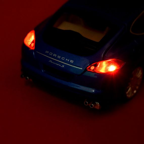 Машинка металева 68245A Автопром "Porsche Panamera S" 1:24, світло, звук, відкр.двері, капот, багажник, в коробці (4897071920025) Синій | Зображення 4