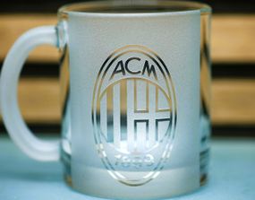 Скляна чашка 320 мл ФК Мілан AC Milan  з гравіюванням подарунок для фаната  футбольна кружка