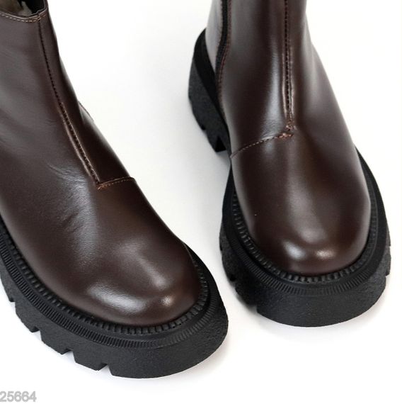 Шикарні зимові лаконічні черевики натуральна шкіра колір Шоколад | Зображення 2