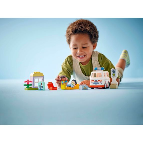 Конструктор LEGO DUPLO Town Швидка допомога та водій (10447) | Зображення 5