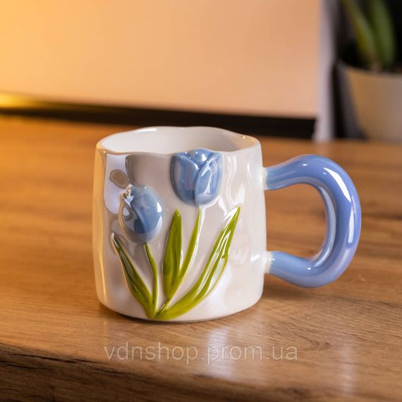 Новорічна порцелянова чашка для чаю та кави "Ніжний Тюльпан" з 3D-декором 400 мл, святкова кружка чашка на подарунок Блакитний
