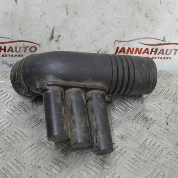 Патрубок повітряного фільтра Skoda Fabia Фланець повітряного гону Шкода Фабия 04E129651C | Зображення 1