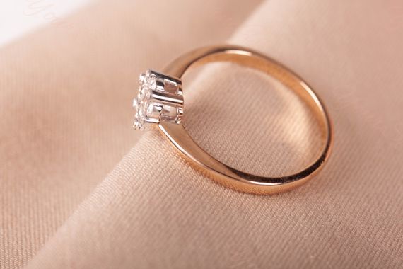 Кольцо из желтого и белого золота с бриллиантами 18.5 | Зображення 2