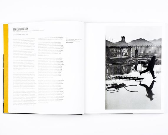 Книга про уличную фотографию Street Photography: A History in 100 Iconic Images: David Gibson (Мягкая обложка) | Зображення 1