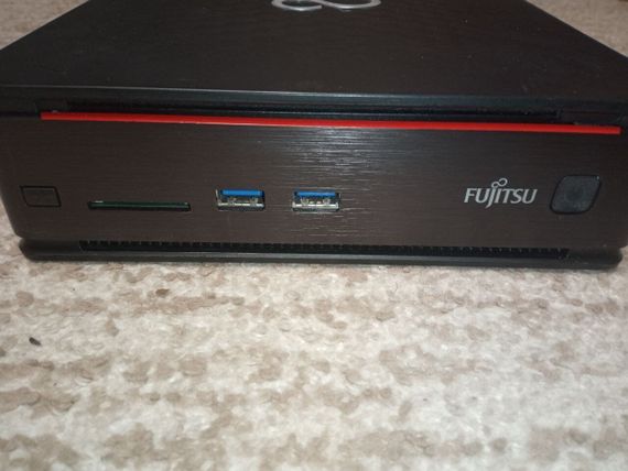 Неттоп Fujitsu Esprimo Q920 USFF / Intel Core i3-4130T (2 (4) ядра по 2.9 GHz) / 4 GB DDR3 / 120 GB SSD / Intel HD Graphics 4400 б/у | Зображення 2