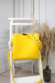 Невелика жіноча сумка крос-боді Жовта