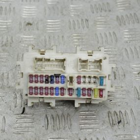 Блок запобіжників 2.5 DCI Nissan Navara D40 2005-2014 Блок запобіжників Ніссан Навара 1736EA00A