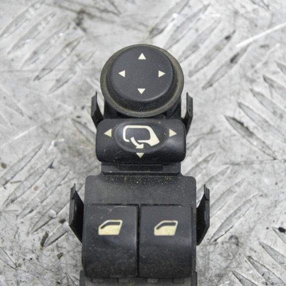 Блок керування склопідйомниками передній лівий Peugeot 307 2001-2008 Блок керування склом Пежо 96531123XT | Зображення 1