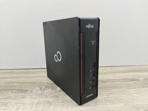 Неттоп Fujitsu Esprimo Q556 USFF / Intel Core i7-6700T (4 (8) ядра по 2.8 - 3.6 GHz) / 16 GB DDR4 / 240 GB SSD / Intel HD Graphics 530 б/у | Зображення 2