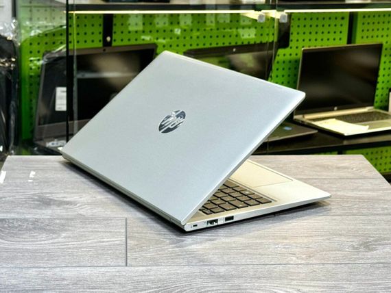 Ультрабук HP ProBook 450 G8 / 15.6" (1366x768) TN / Intel Core i7-1165G7 (4 (8) ядра по 1.2 - 4.7 GHz) / 16 GB DDR4 / 256 GB SSD M.2 / Intel Iris Xe Graphics / WebCam / Win 11 Pro б/у | Зображення 4