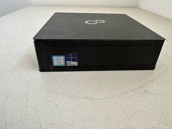 Неттоп Fujitsu Esprimo Q556 Desktop / Intel Core i3-6100T (2 (4) ядра по 3.2 GHz) / 8 GB DDR4 / 120 GB SSD / Intel HD Graphics 530 / DisplayPort / Блок живлення в комплекті б/в | Зображення 3
