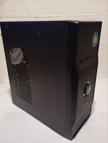 ПК Б-клас GameMax Tower / Intel Core 2 Quad Q8300 (4 ядра по 2.5 GHz) / 8 GB DDR3 / 250 GB HDD / Intel HD GMA X4500 / 400W б/в | Зображення 2