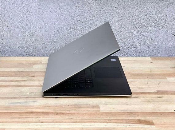 Мобильная рабочая станция Dell Precision 5530 / 15.6" (1920x1080) IPS / Intel Core i7-8850H (6 (12) ядра по 2.6 - 4.3 GHz) / 16 GB DDR4 / 512 GB SSD M.2 / nVidia Quadro P1000, 4 GB GDDR5, 128-bit / WebCam / Win 11 Pro б/у | Зображення 4