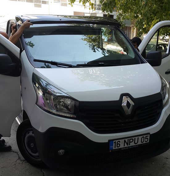 Козырек на лобовое стекло (черный глянец, 5мм) для Renault Trafic 2015-2024 гг | Зображення 3