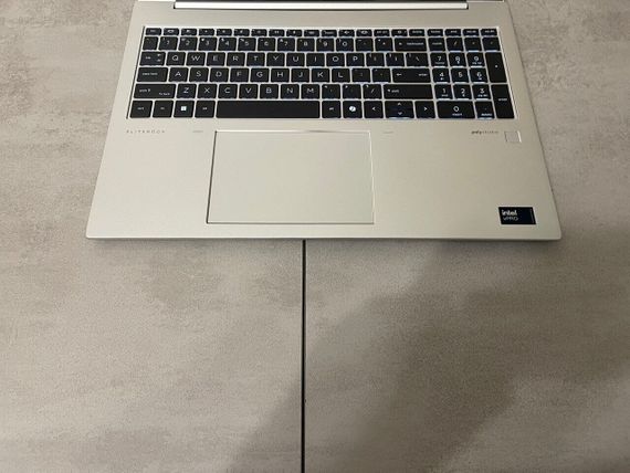 Ультрабук HP EliteBook 860 G11 / 16" (1920x1200) IPS / Intel Core Ultra 5 135U (12 (14) ядер по 1.1 - 4.4 GHz) / 16 GB DDR5 / 512 GB SSD M.2 / Intel Graphics / WebCam / Fingerprint б/в + Подарунок Дротова миша / USB | Зображення 3
