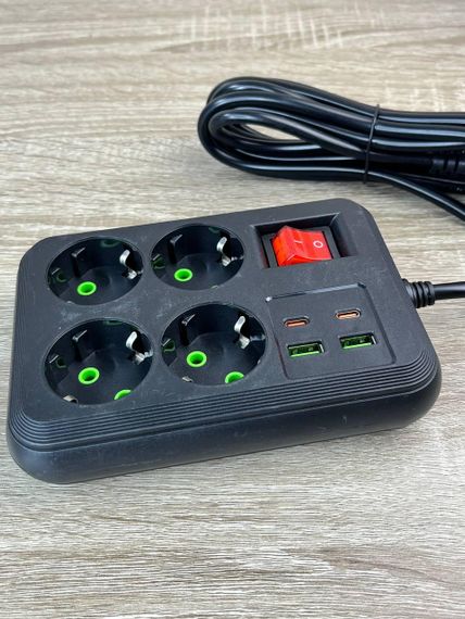 Мережевий фільтр K83 подовжувач 3 м для дому та офісу 4 USB-порти 3 розетки 5V 2.1A 2500 Вт Чорний | Зображення 2