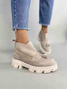 Лоферы женские замшевые бежевые зимние с кисточкой