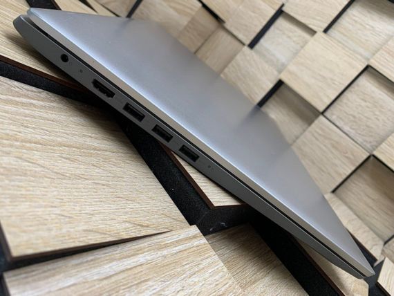 Ультрабук Б-клас Dell Latitude 5411 / 14" (1920x1080) IPS / Intel Core i5-10400H (4 (8) ядра по 2.6 - 4.6 GHz) / 8 GB DDR4 / 256 GB SSD M.2 / Intel UHD Graphics / WebCam / Windows 10 б/в | Зображення 4