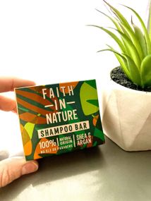 Твердий шампунь для сухого волоссяся faith in nature shea&argan shampoo bar