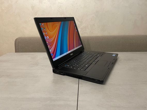 Мобільна робоча станція Dell Precision M4500 / 15.6" (1600x900) TN / Intel Core i5-520M (2 (4) ядра по 2.4 - 2.9 GHz) / 8 GB DDR3 / 256 GB SSD / nVidia Quadro FX 880M, 1 GB GDDR3, 128-bit / DVD-ROM б/в + Подарунок Дротова миша / USB | Зображення 4
