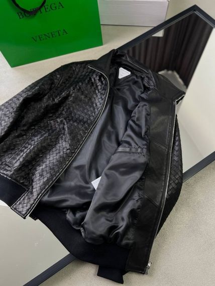 Демісезонна курточка Bottega Veneta з натуральної шкіри чорного кольору v098 | Зображення 6