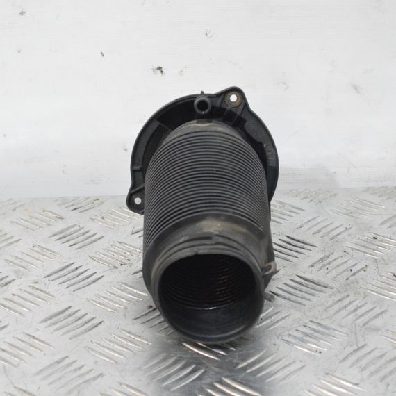 Патрубок повітряного фільтра 1.4 TSI Volkswagen Golf V Passat B6 2003-2010 Трубка фільтра повітря Фольксваген Гольф 5 1K0129684AN | Зображення 1