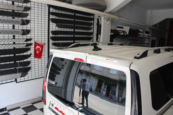 Спойлер (2 дверка, під фарбування) для Volkswagen Caddy 2020↗ рр. | Зображення 4