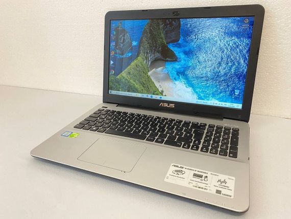 Ноутбук Б-класс Asus R556U / 15.6" (1366x768) TN / Intel Core i5-6200U (2 (4) ядра по 2.3 - 2.8 GHz) / 12 GB DDR3 / 128 GB SSD M.2 / nVidia GeForce 920M, 2 GB DDR3, 64-bit / WebCam / DVD-ROM б/у | Зображення 2