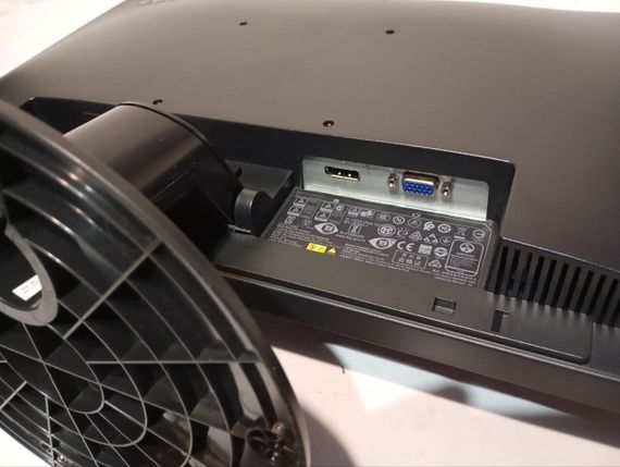 Комплект ПК: Lenovo ThinkCentre E73 Tower / Intel Core i3-4170 (2 (4) ядра по 3.7 GHz) / 8 GB DDR3 / 500 GB HDD / Intel HD Graphics 4400 + Монітор Lenovo ThinkVision T2224d / 22" (1920x1080) IPS / 1x DP, 1x VGA / VESA 100x100 б/в | Зображення 8