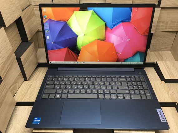 Ноутбук Б-класс Lenovo IdeaPad Slim 3 15IRU8 / 15.6" (1920x1080) IPS Touch / Intel Core i5-1335U (10 (12) ядра по 3.4 - 4.6 GHz) / 8 GB DDR4 / 256 GB SSD M.2 / Intel Iris Xe Graphics / WebCam б/у | Зображення 1
