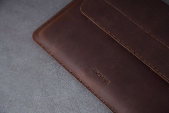 Чохол для ноутбука вінтажний Incarne Line MacBook Pro 13" 2016-2025 line-brown-vintage-pro-13 коричневий | Зображення 2