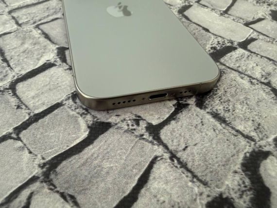 Смартфон Apple iPhone 15 Pro 256gb | Зображення 3