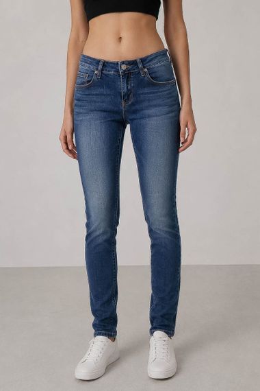 Джинси жіночі однотонні Slim fit, колір синій, 244RA601 | Зображення 2