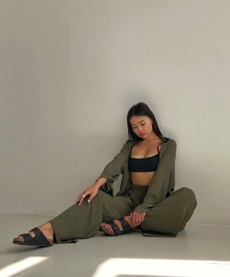 Женский легкий костюм тройка брюки, топ, рубашка BF1048 цвет хаки, размер 46/48 | Зображення 1