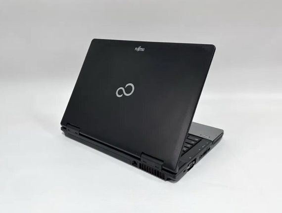 Ноутбук Fujitsu LifeBook S752 / 14" (1366x768) TN / Intel Core i3-3110M (2 (4) ядра по 2,4 ГГц) / 6 ГБ DDR3 / 500 ГБ HDD / Intel HD Graphics 4000 + гравірування клавіатури б/в | Зображення 4