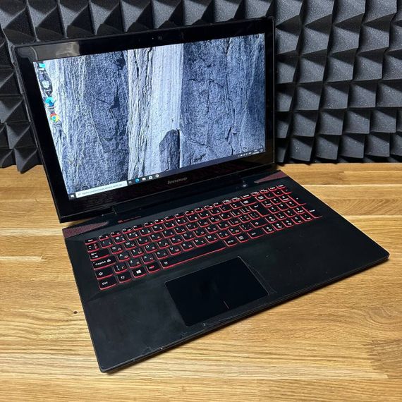 Ігровий ноутбук Б-клас Lenovo Y50-70 / 15.6" (1920x1080) TN / Intel Core i7-4720HQ (4 (8) ядра по 2.6 - 3.6 GHz) / 16 GB DDR3 / 256 GB SSD / nVidia GeForce GTX 960M, 2 GB GDDR5, 128-bit б/в | Зображення 2