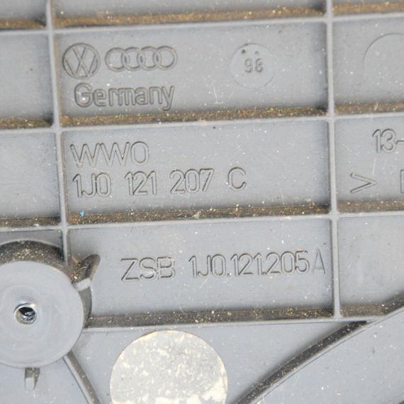 Дифузор вентилятора радіатора Volkswagen Golf IV Bora 1997-2006 Корпус вентилятора радіатора Фольксваген Гольф 4 Бора 1J0121207C | Зображення 2