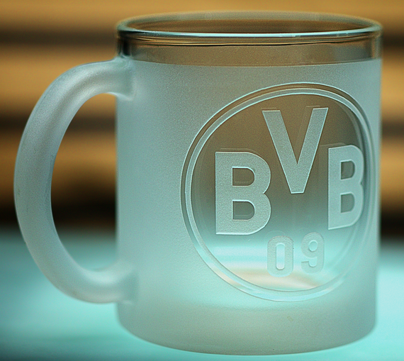 Скляна чашка 320 мл ФК  Боруссия Дортмунд Borussia з гравіюванням подарунок для фаната  футбольна кружка | Зображення 1