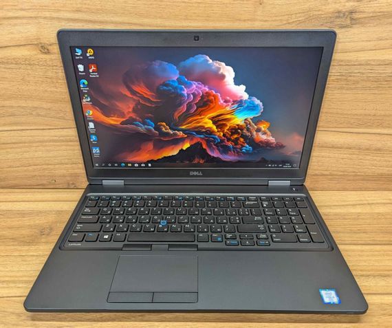 Ноутбук Dell Latitude 5580 / 15.6" (1920x1080) IPS / Intel Core i5-6300U (2 (4) ядра по 2.4 - 3.0 GHz) / 8 GB DDR4 / 256 GB SSD / Intel HD Graphics 520 / WebCam / HDMI / Windows 10 б/в + Подарунок Бездротова миша / USB | Зображення 1