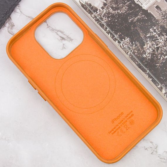 Шкіряний чохол Leather Case (AAA) with MagSafe and Animation для Apple iPhone 13 Pro (6.1") Golden Brown | Зображення 5