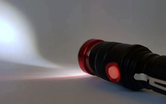Ліхтар ручний акумуляторний Bailong BL-736-T6 ліхтарик протиударний з кліпсою зумом 18650 | Зображення 5
