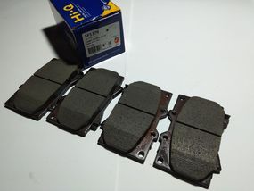 Колодки передні гальмівні Land Cruiser 100, Hi-Q (SP1379) (0446560230)